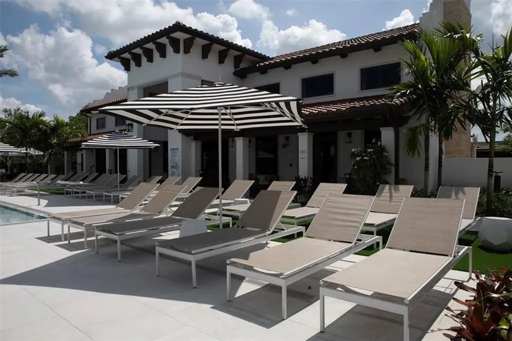 8894 NW 44th Street Sunrise FL 33351