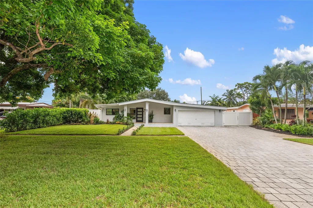 1080 E Country Club Circle Plantation FL 33317