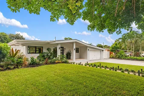 1080 E Country Club Circle Plantation FL 33317