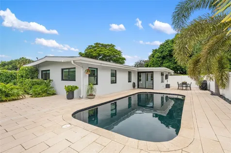 1080 E Country Club Circle Plantation FL 33317