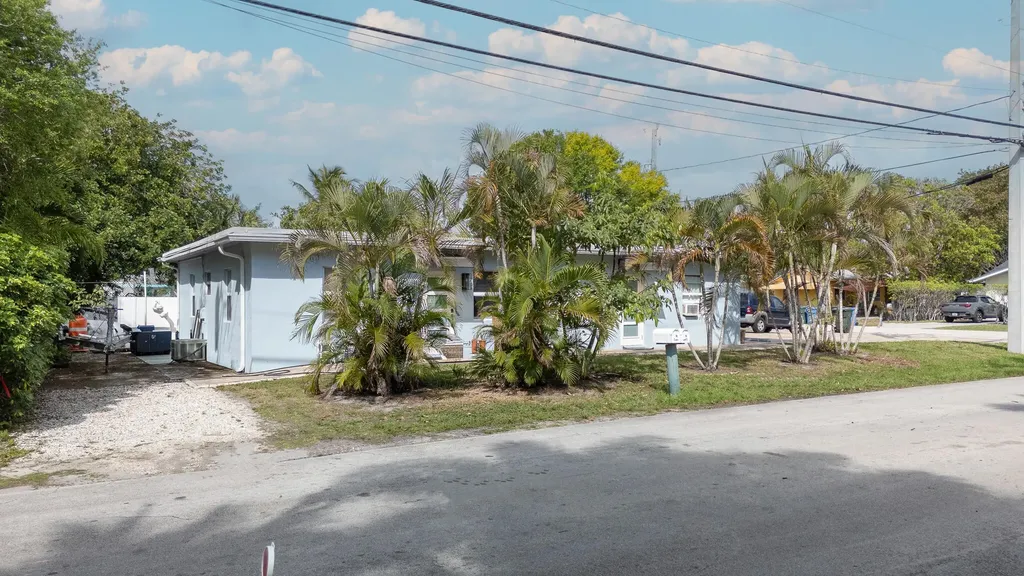 3431-3441 NE 13th Avenue Oakland Park FL 33334