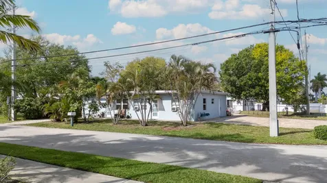 3431 NE 13th Avenue Oakland Park FL 33334