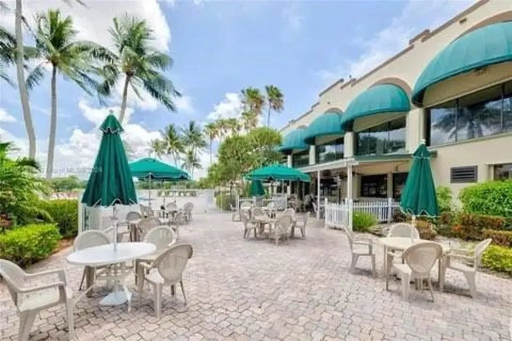 1831 Sabal Palm Drive Davie FL 33324