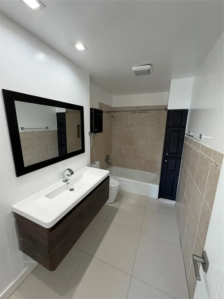 2161 NE 68th Street Fort Lauderdale FL 33308