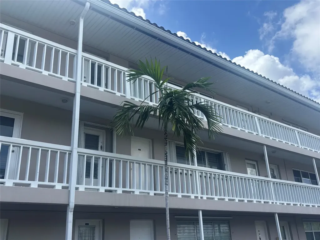 900 SW 12th Street Fort Lauderdale FL 33315