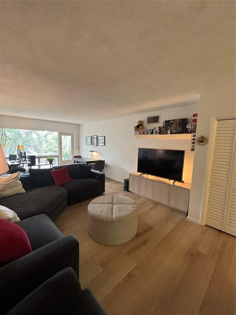 900 SW 12th Street Fort Lauderdale FL 33315