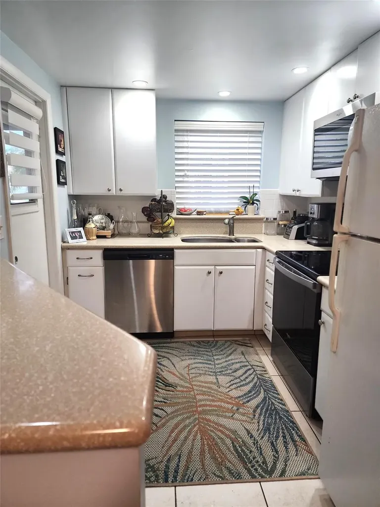 804 SE 7th Street Deerfield Beach FL 33441