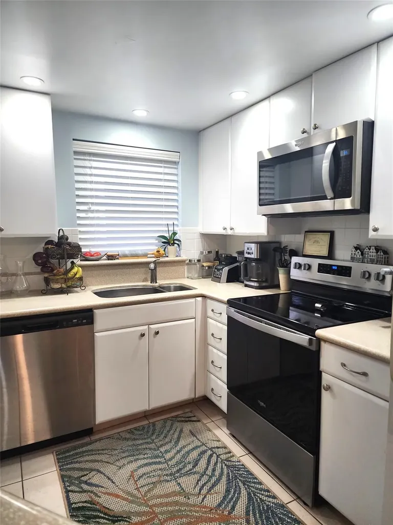 804 SE 7th Street Deerfield Beach FL 33441