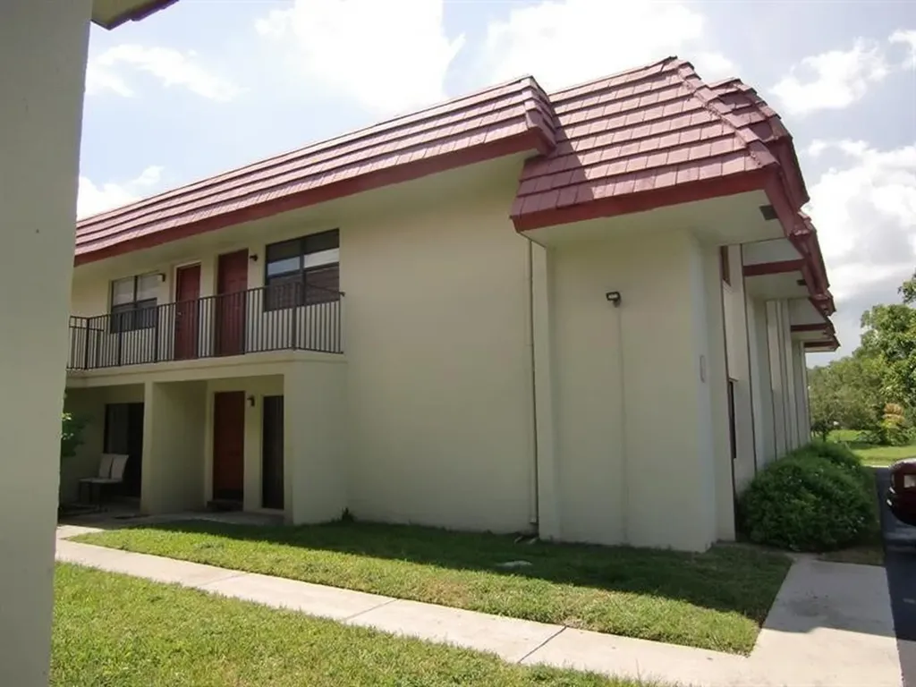 3243 104 Avenue Coral Springs FL 33065