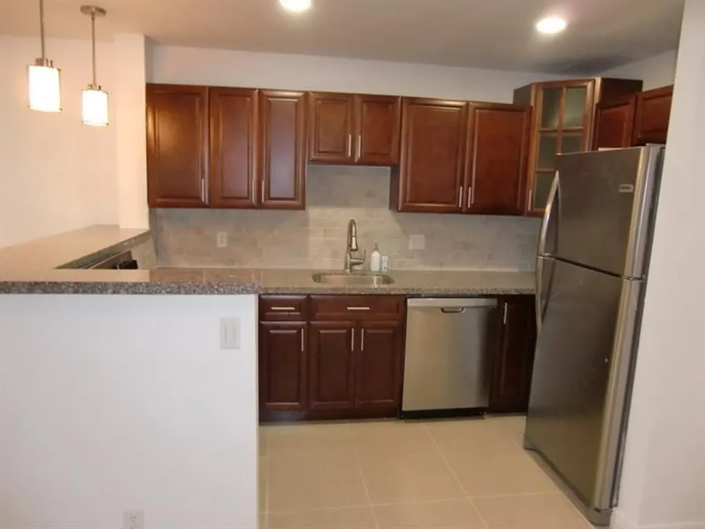 3243 104 Avenue Coral Springs FL 33065
