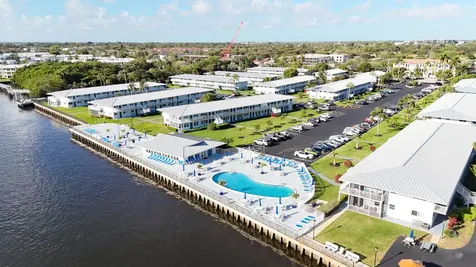 2520 S Federal Highway Boynton Beach FL 33435