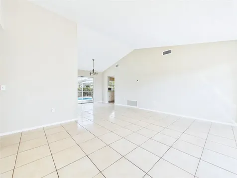 11351 NW 39th Place Sunrise FL 33323