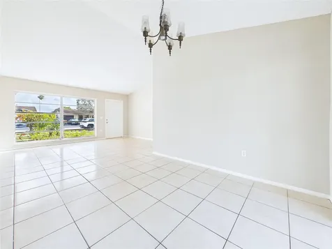 11351 NW 39th Place Sunrise FL 33323