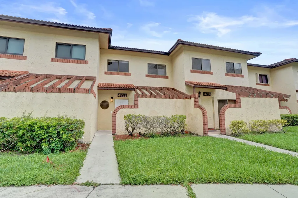 4732 NW 90th Avenue Sunrise FL 33351
