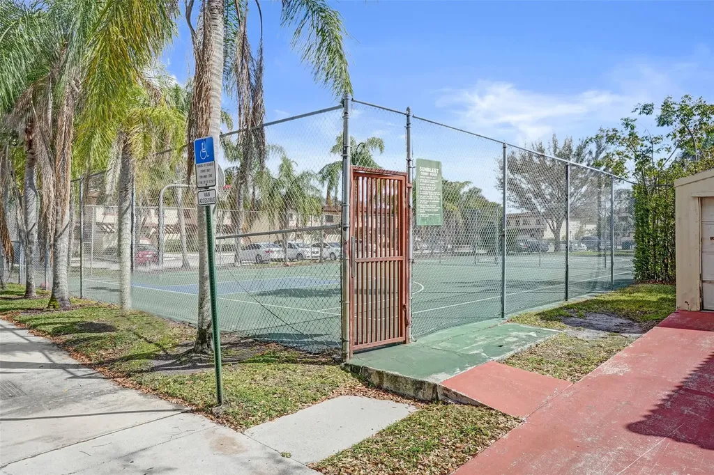 4732 NW 90th Avenue Sunrise FL 33351