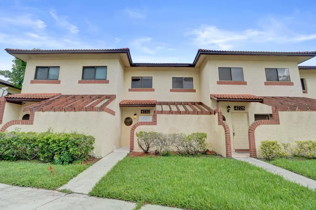 4732 NW 90th Avenue Sunrise FL 33351