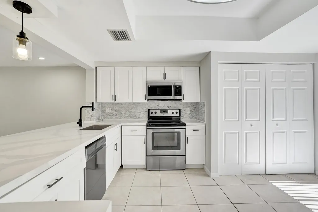 4732 NW 90th Avenue Sunrise FL 33351