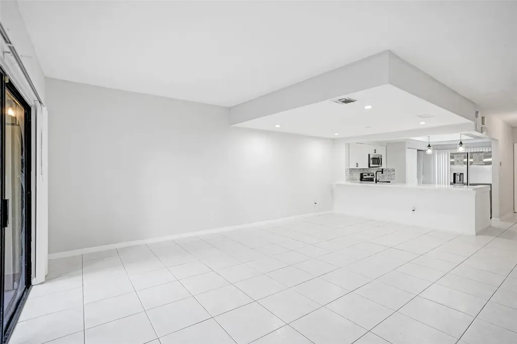 4732 NW 90th Avenue Sunrise FL 33351