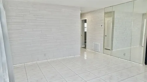 5908 NW 81st Avenue Tamarac FL 33321