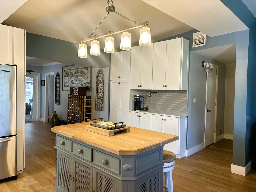 1431 NE 40th Court Pompano Beach FL 33064