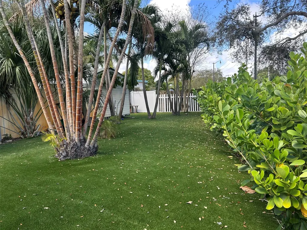 1431 NE 40th Court Pompano Beach FL 33064