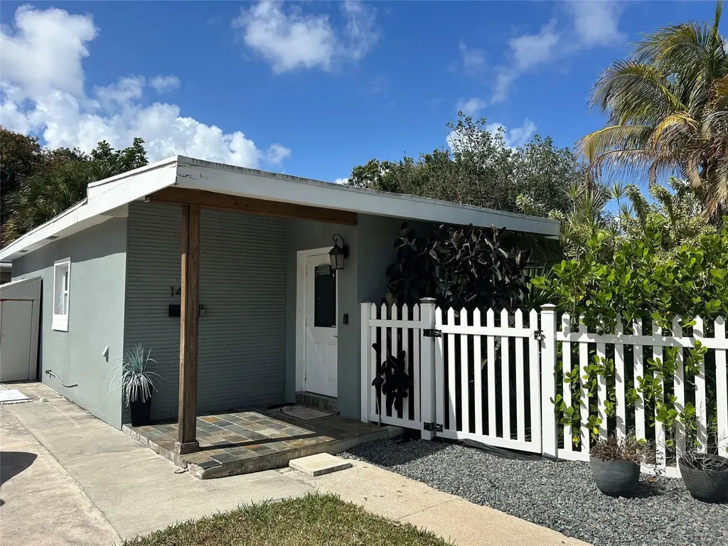 1431 NE 40th Court Pompano Beach FL 33064