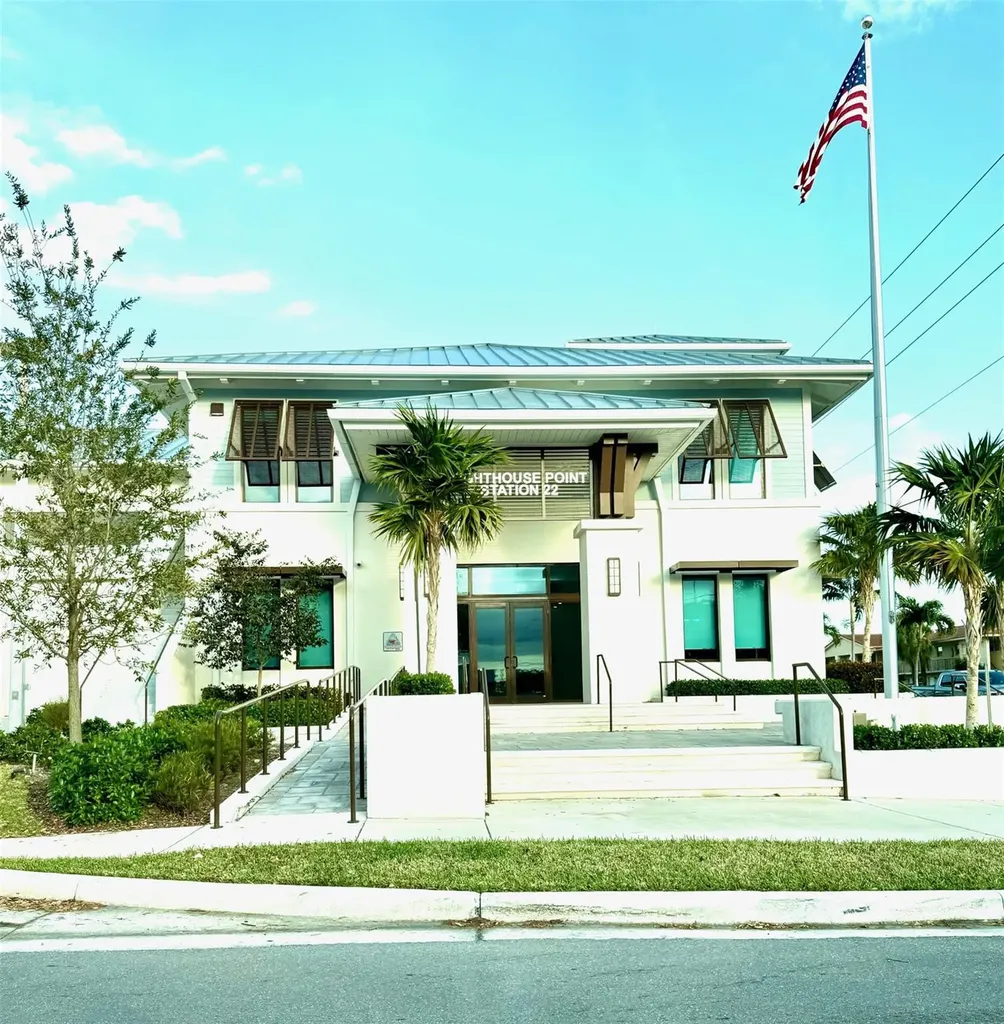 2100 NE 38th Street Lighthouse Point FL 33064