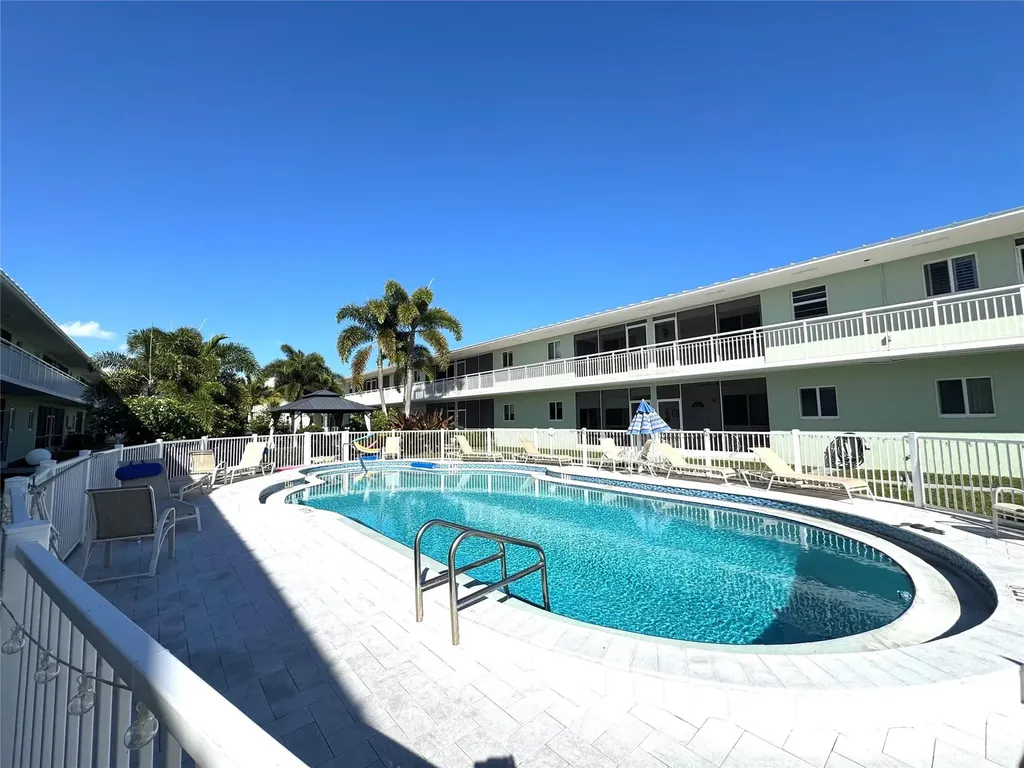 2100 NE 38th Street Lighthouse Point FL 33064