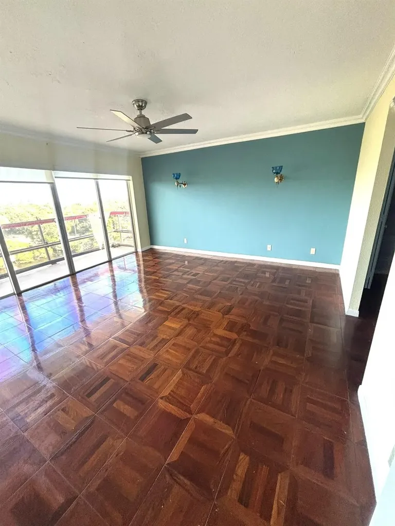 1537 E Hillsboro Boulevard Deerfield Beach FL 33441