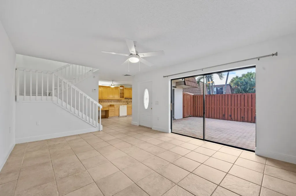 9131 SW 20th Place Davie FL 33324