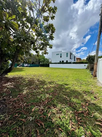 4221 SW 11th Street Miami FL 33134