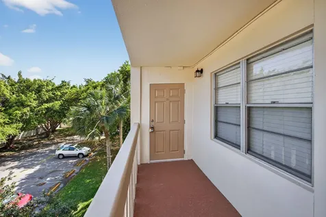 2102 Lucaya Bend Coconut Creek FL 33066
