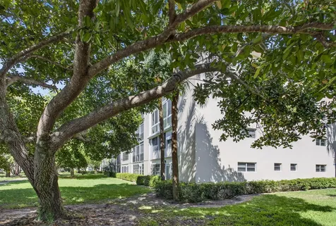 2102 Lucaya Bend Coconut Creek FL 33066