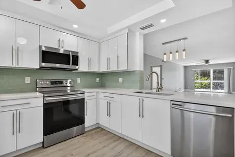 2102 Lucaya Bend Coconut Creek FL 33066