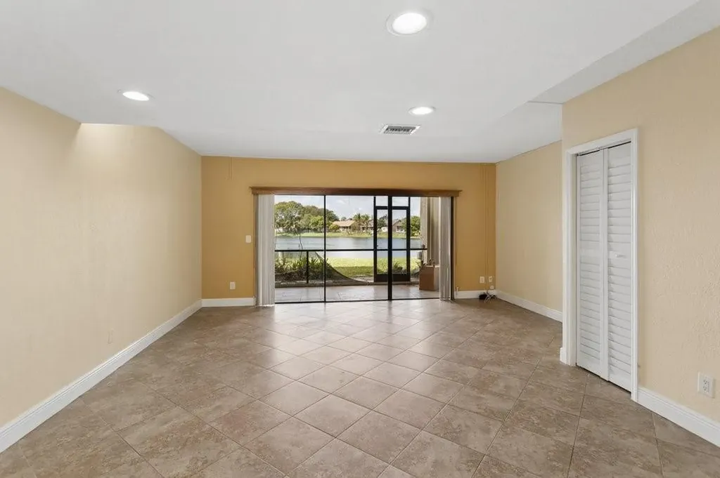 4759 NW 90th Avenue Sunrise FL 33351
