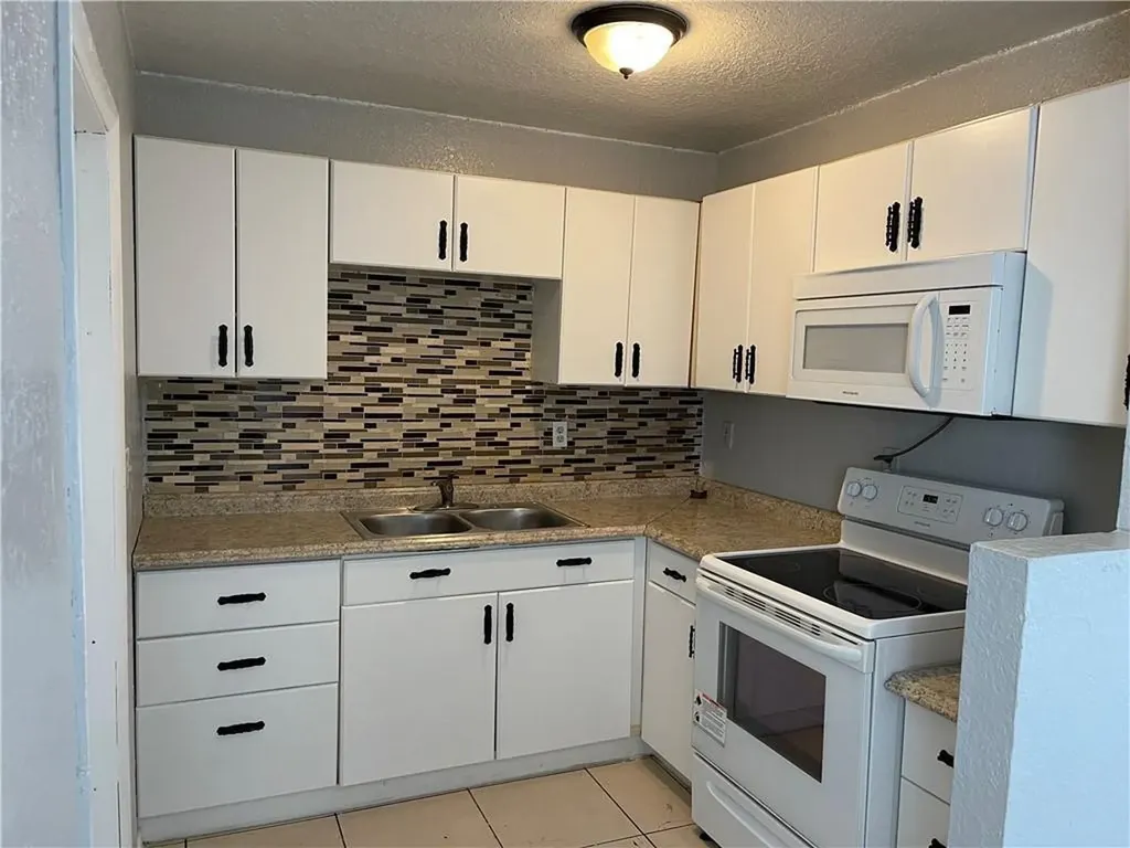 918 NW 24th Avenue Fort Lauderdale FL 33311