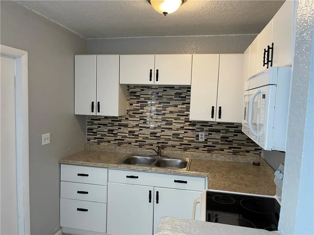 918 NW 24th Avenue Fort Lauderdale FL 33311