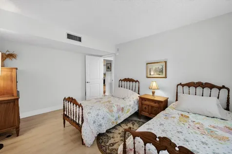 3200 N Course Lane Pompano Beach FL 33069