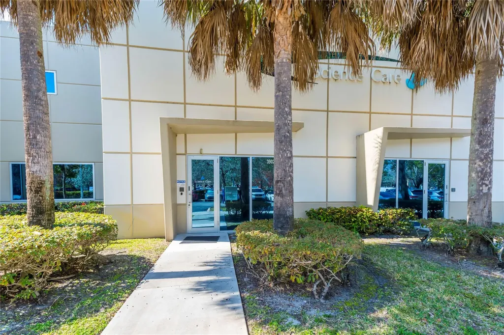 3902-3904 NW 126 Avenue Coral Springs FL 33065