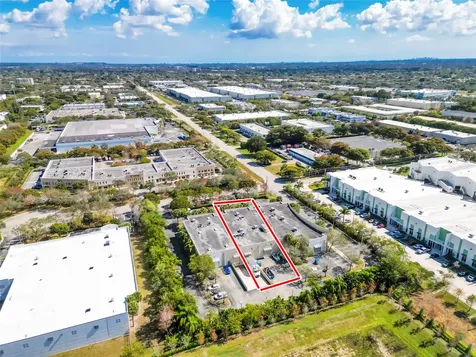 3902-3904 NW 126 Avenue Coral Springs FL 33065