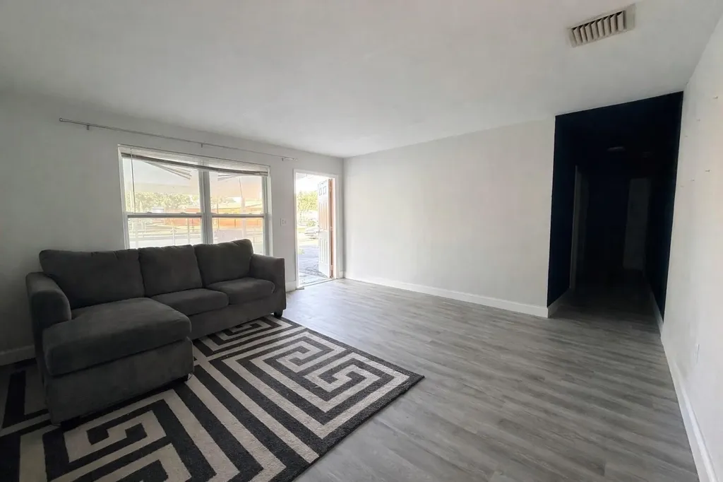 2950 NW 20th Street Fort Lauderdale FL 33311