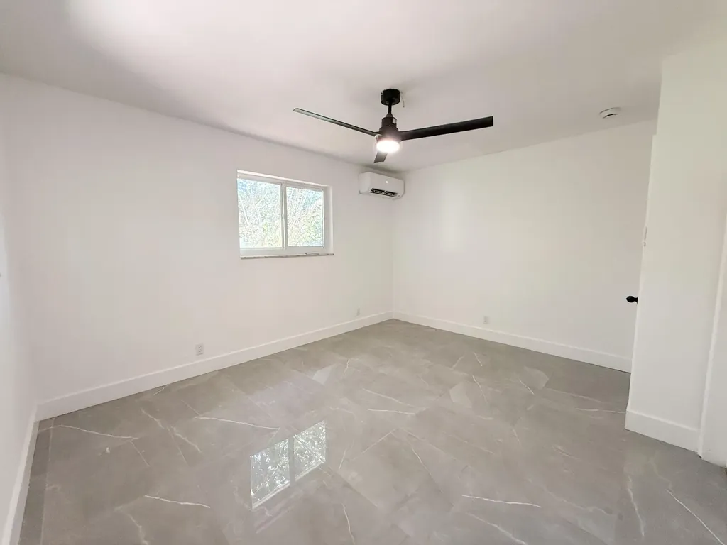 2823 Polk Street Hollywood FL 33020