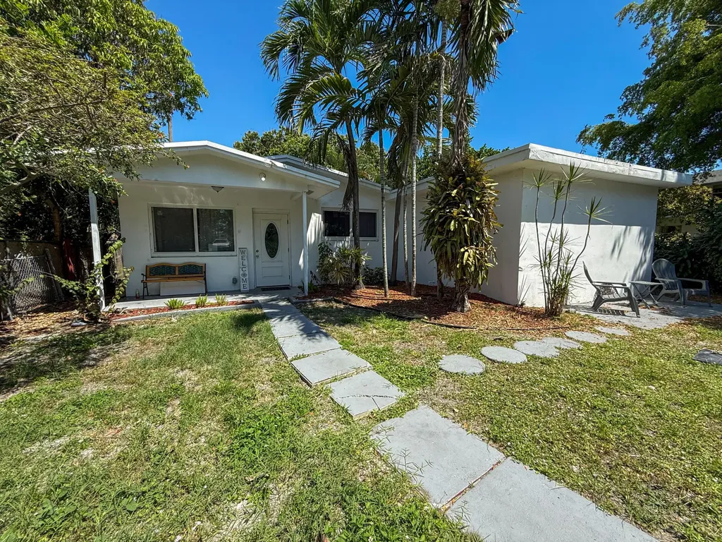 2823 Polk Street Hollywood FL 33020