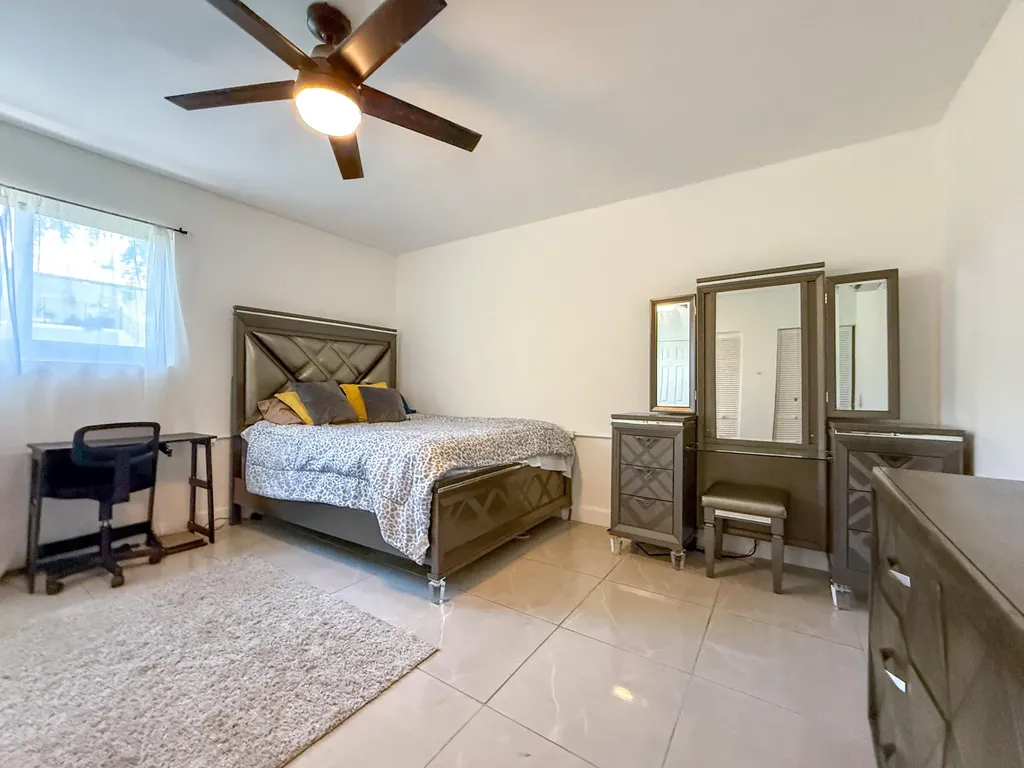 2823 Polk Street Hollywood FL 33020