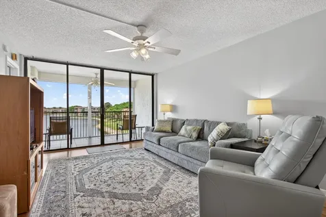 6239 Coral Lake Drive Margate FL 33063