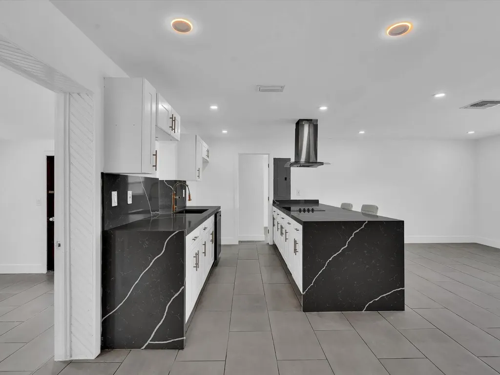 5710 SW 54th Court Davie FL 33314
