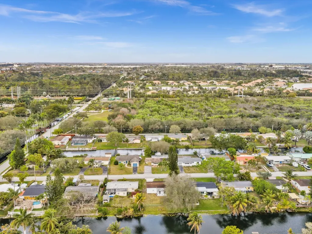 5710 SW 54th Court Davie FL 33314