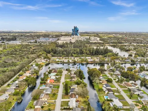 5710 SW 54th Court Davie FL 33314