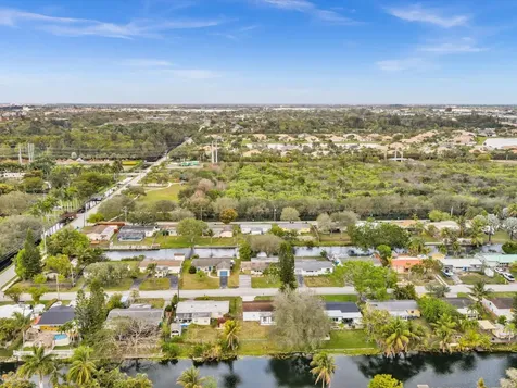 5710 SW 54th Court Davie FL 33314