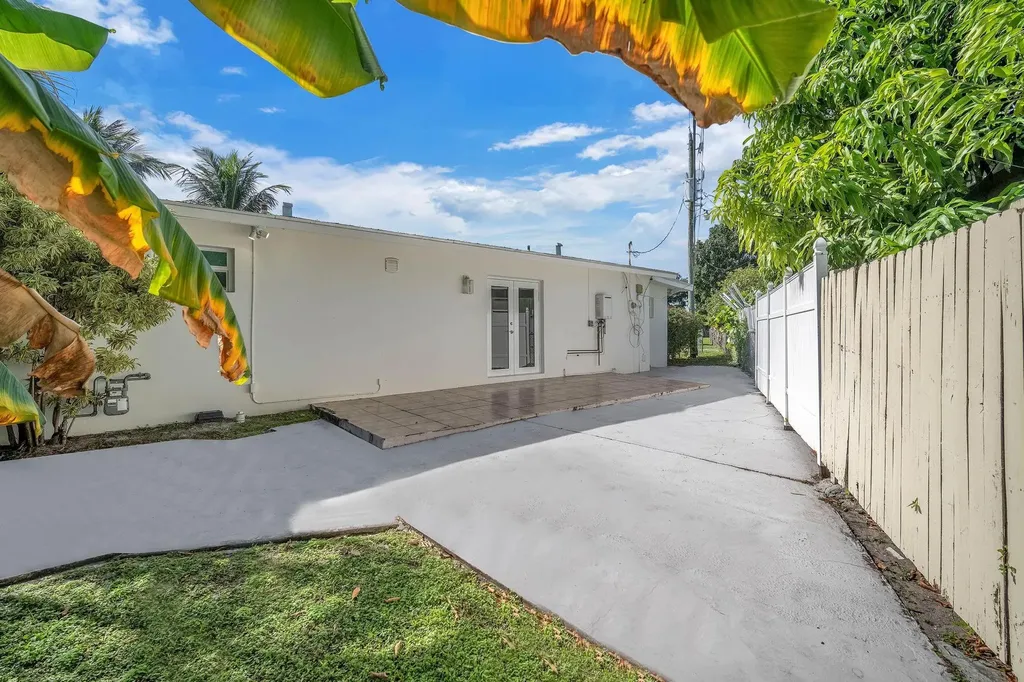 3308 E El Vedado Court West Palm Beach FL 33405